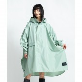 日本KIU 163926 薄荷綠 標準成人空氣感有袖斗篷雨衣 騎車露營必備 附收納袋(男女適用)